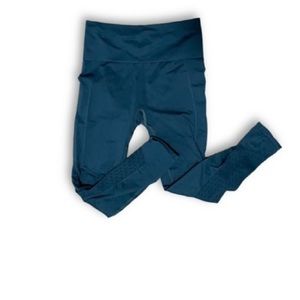 NWT Fabletics 3/4 Perforated Leggings, Teal/ Fjord, XS